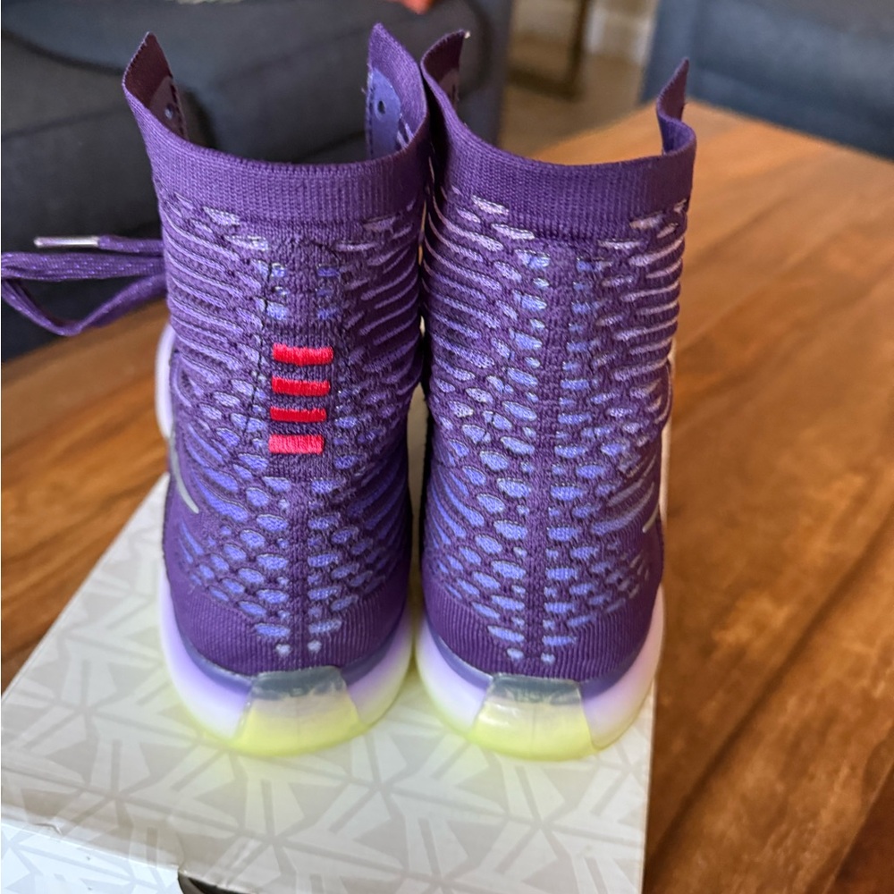 Nike Kobe IX Elite Low Purple/White Men’s Basketball Shoes - Picture 2 of 6
